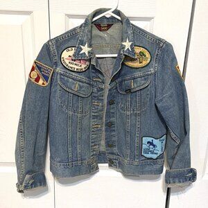 Vintage Lee Denim Trucker Jacket w/Assorted Patches Womens Size 9/10 Made in USA